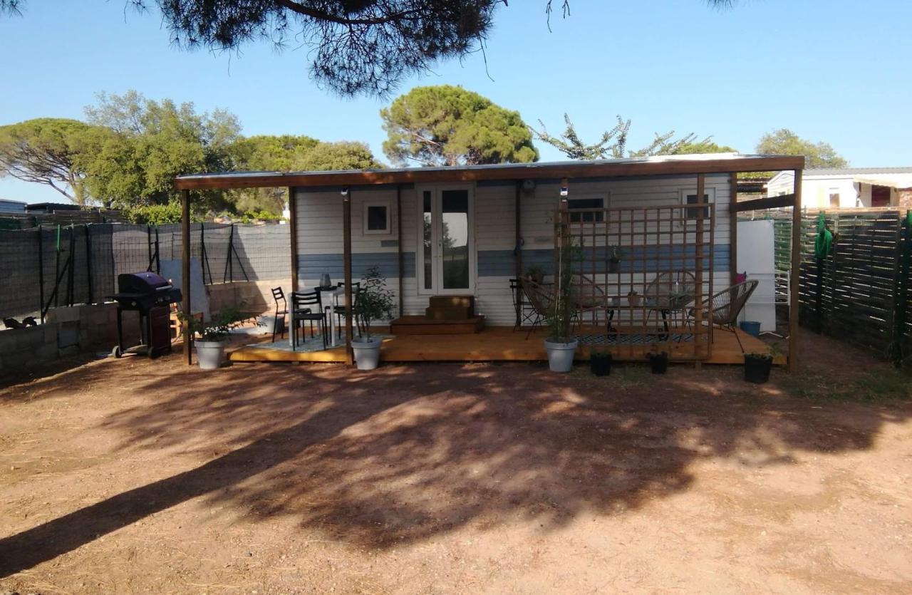 Mobilhome A Frejus A 15 Minute De La Mer Sur Terrain Independant Zewnętrze zdjęcie