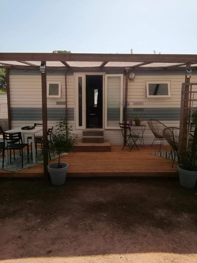 Mobilhome A Frejus A 15 Minute De La Mer Sur Terrain Independant Zewnętrze zdjęcie