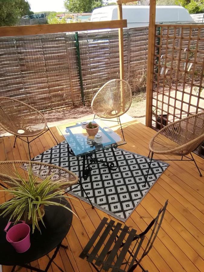 Mobilhome A Frejus A 15 Minute De La Mer Sur Terrain Independant Zewnętrze zdjęcie