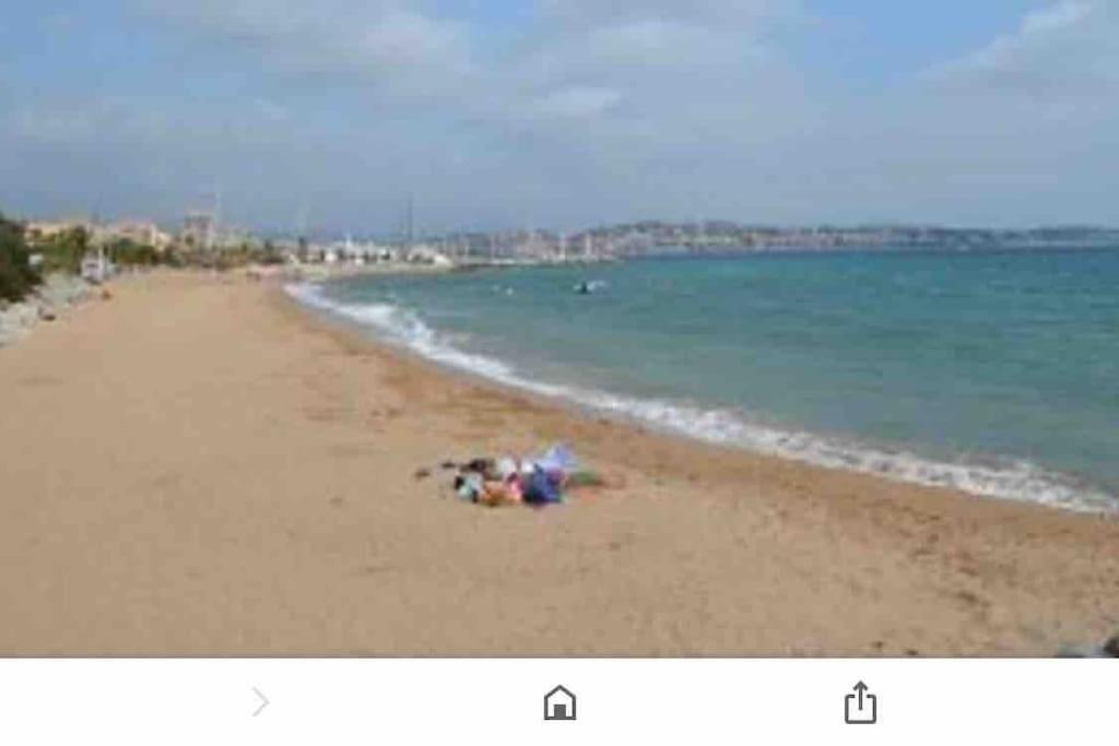 Mobilhome A Frejus A 15 Minute De La Mer Sur Terrain Independant Zewnętrze zdjęcie