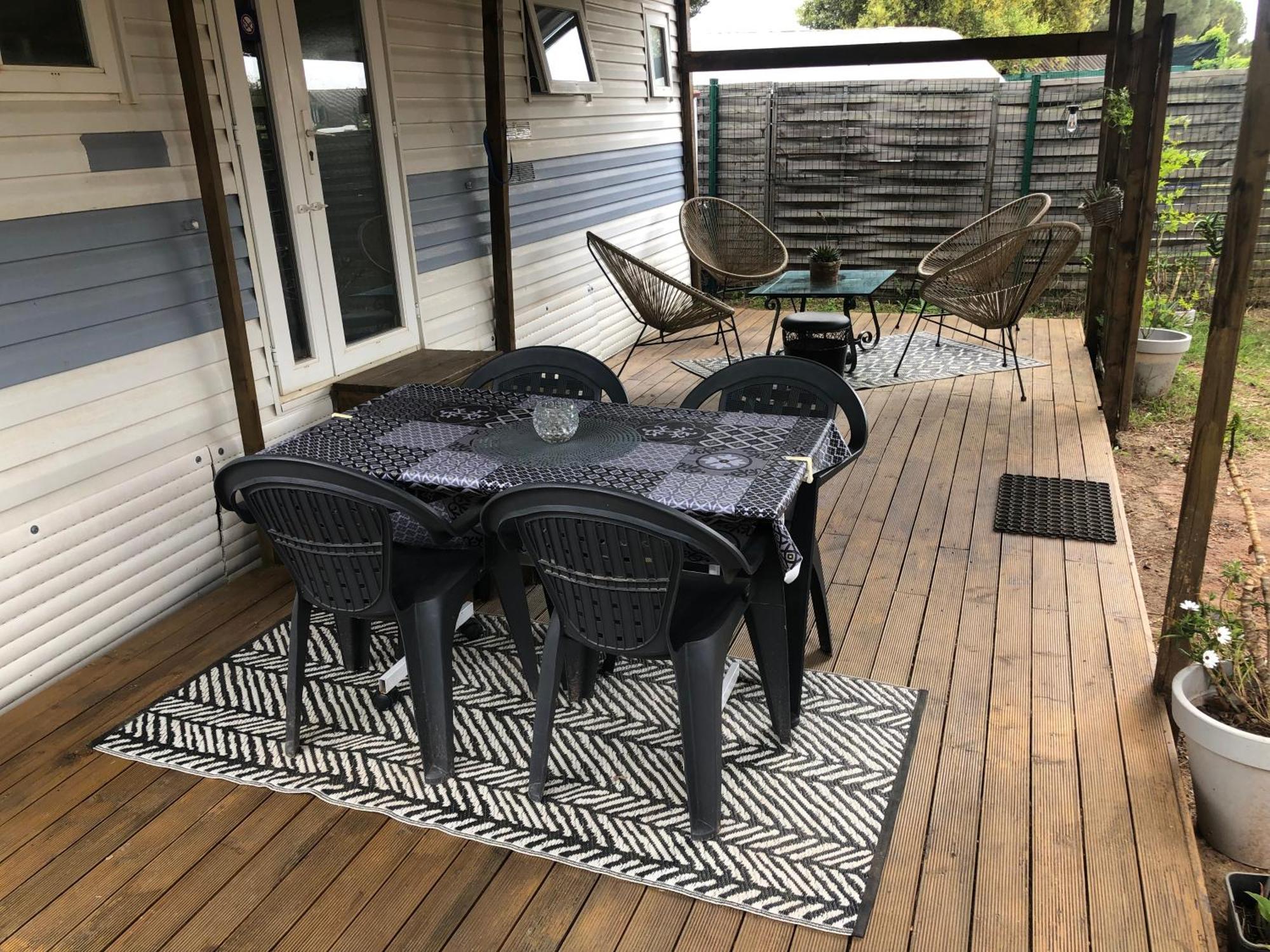 Mobilhome A Frejus A 15 Minute De La Mer Sur Terrain Independant Zewnętrze zdjęcie